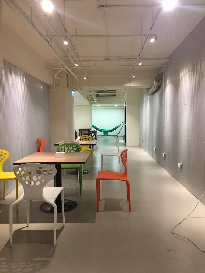 Single Inn- Kaohsiung Linsen Экстерьер фото