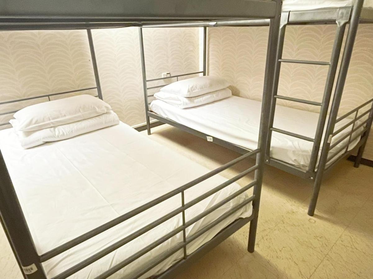 Single Inn- Kaohsiung Linsen Экстерьер фото