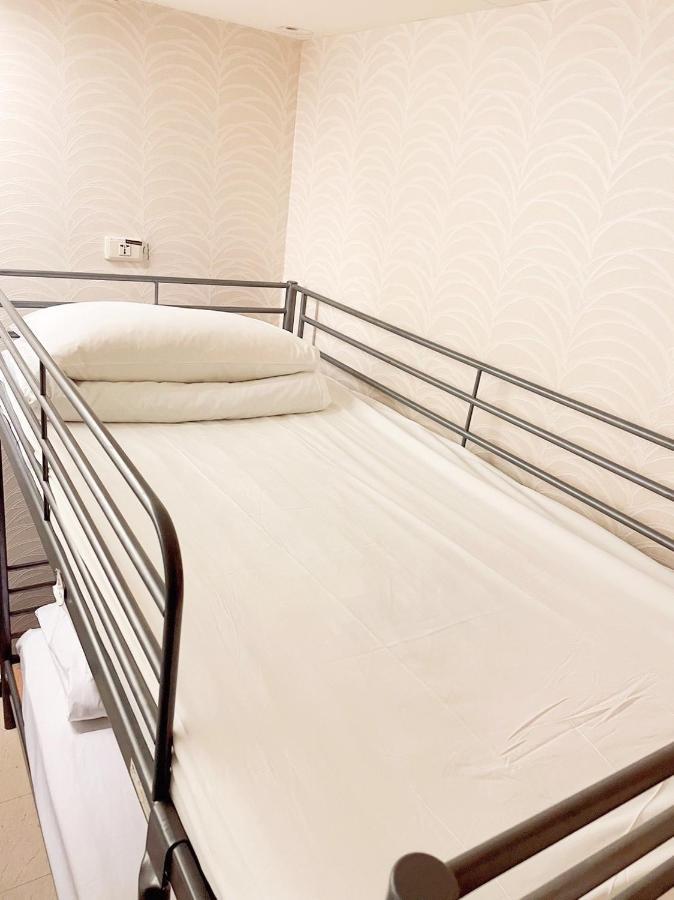 Single Inn- Kaohsiung Linsen Экстерьер фото