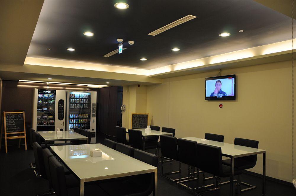 Single Inn- Kaohsiung Linsen Экстерьер фото