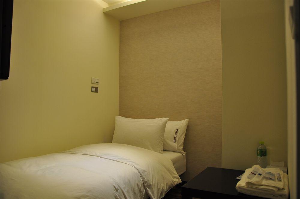 Single Inn- Kaohsiung Linsen Экстерьер фото