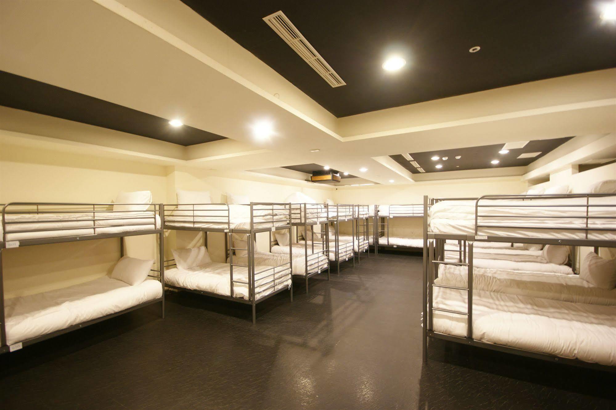Single Inn- Kaohsiung Linsen Экстерьер фото