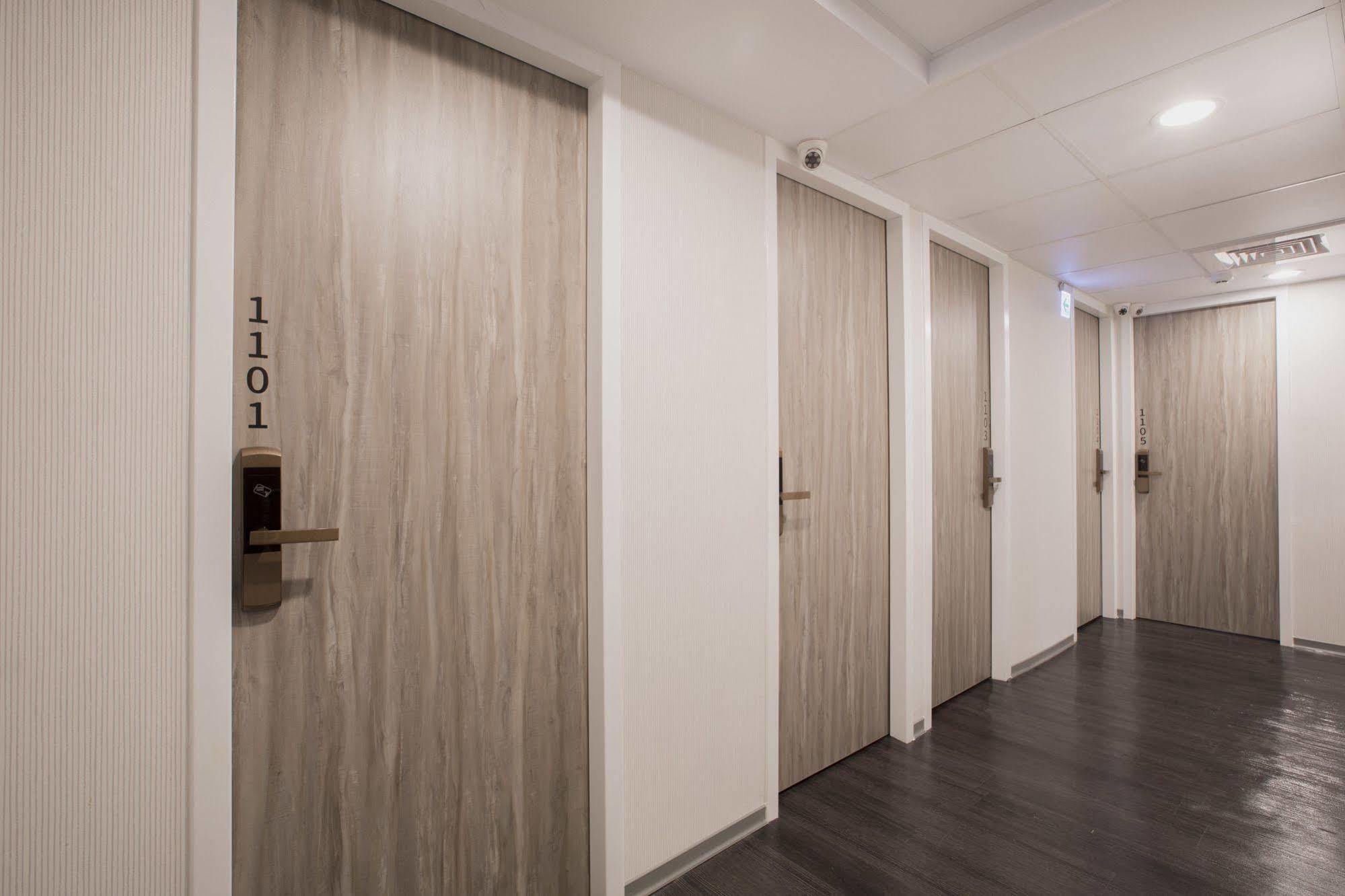 Single Inn- Kaohsiung Linsen Экстерьер фото