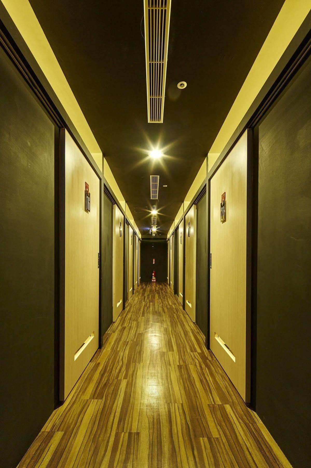 Single Inn- Kaohsiung Linsen Экстерьер фото
